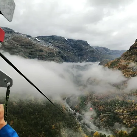 Reinunga Eco Hytta - Mountain Near Accessible Only By Train Or Bike Lodge *